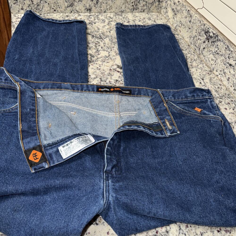 Wrangler FR Relaxed Fit Men’s 44x32 Riggs Flame Resistant Blue Jeans FR13MWZ ARC
